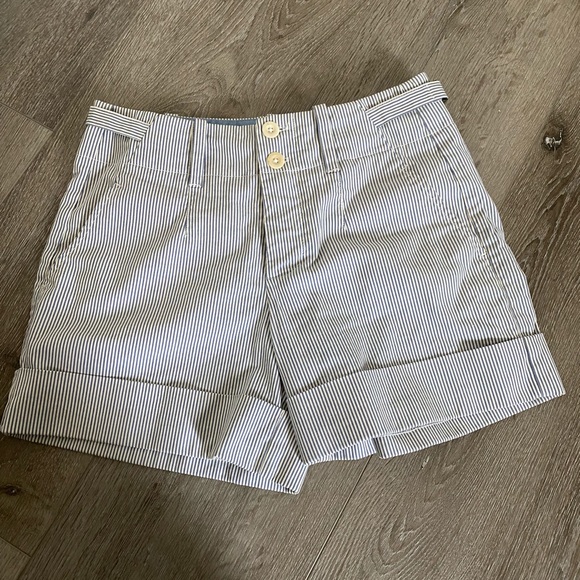 Vince Railroad Stripe Side-Buckle Shorts Size 2 - Picture 2 of 5